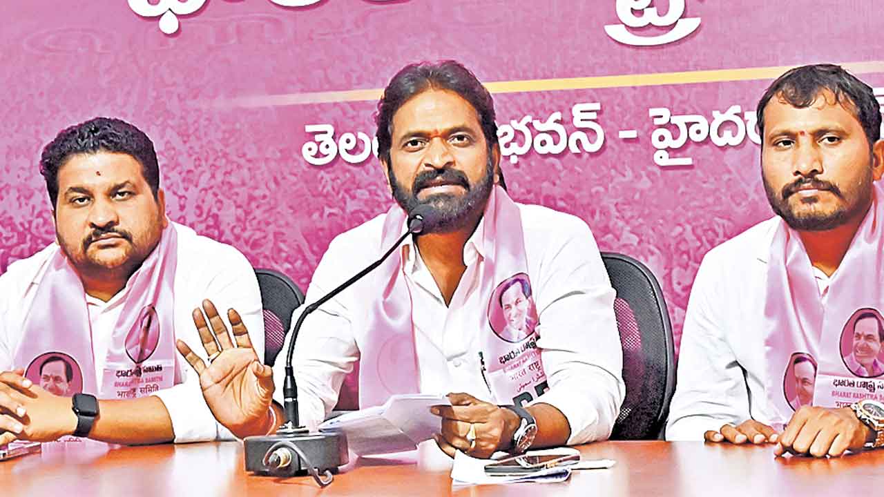 వచ్చే పంటకైనా నీళ్లివ్వండి