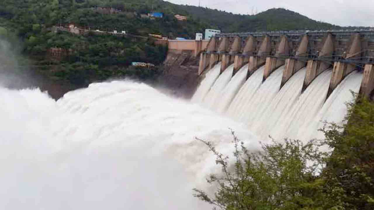 Srisailam Reservoir | శ్రీశైలం జలాశయం 8 గేట్లు ఎత్తి నీటి విడుదల