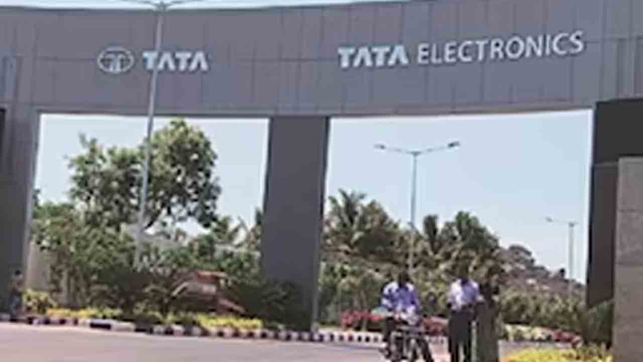 Tata Electronics- iPhones | టాటా ఐ-ఫోన్ కంపోనెంట్ ప్లాంట్‌లో ప్రొడక్షన్ నిలిపివేత.. కారణమిదే..!