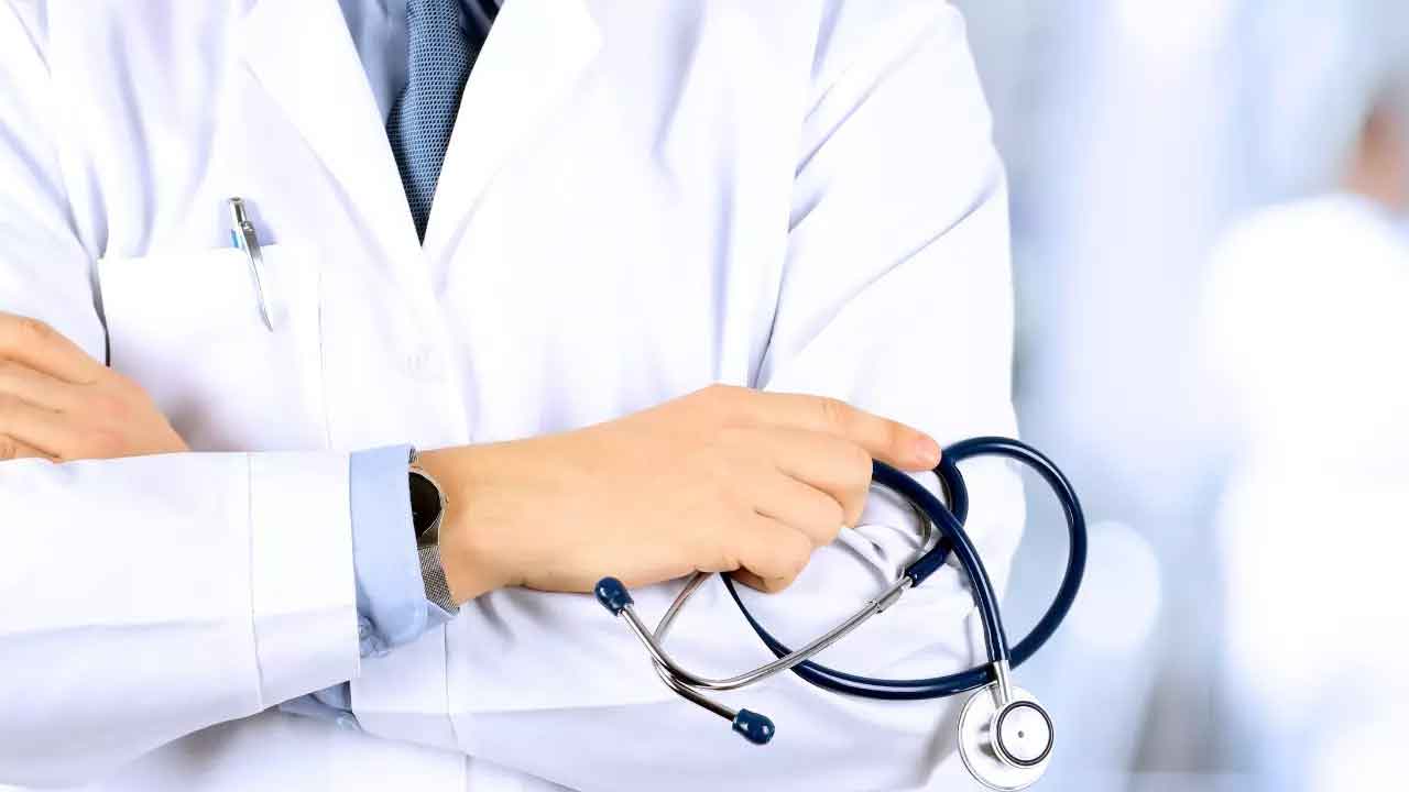 బోధనా కళాశాలల సమస్యలను పరిష్కరించాలి