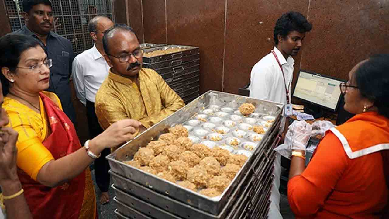 TTD | లడ్డూ ప్రసాదంలో పొగాకు పొట్లo వాస్తవం కాదు : టీటీడీ