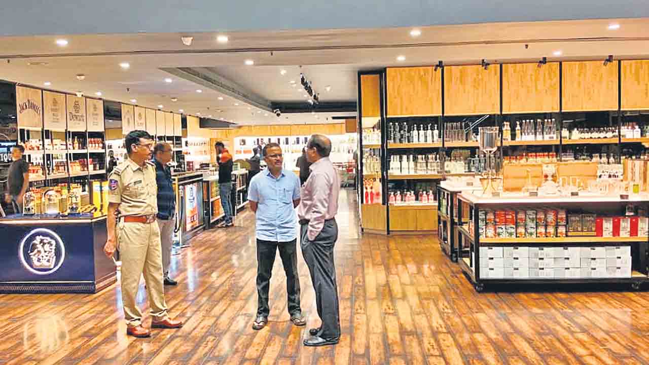 Tonic Wines | ముగిసిన లైసెన్స్‌ గడువు.. టానిక్‌ వైన్స్‌ సీజ్‌