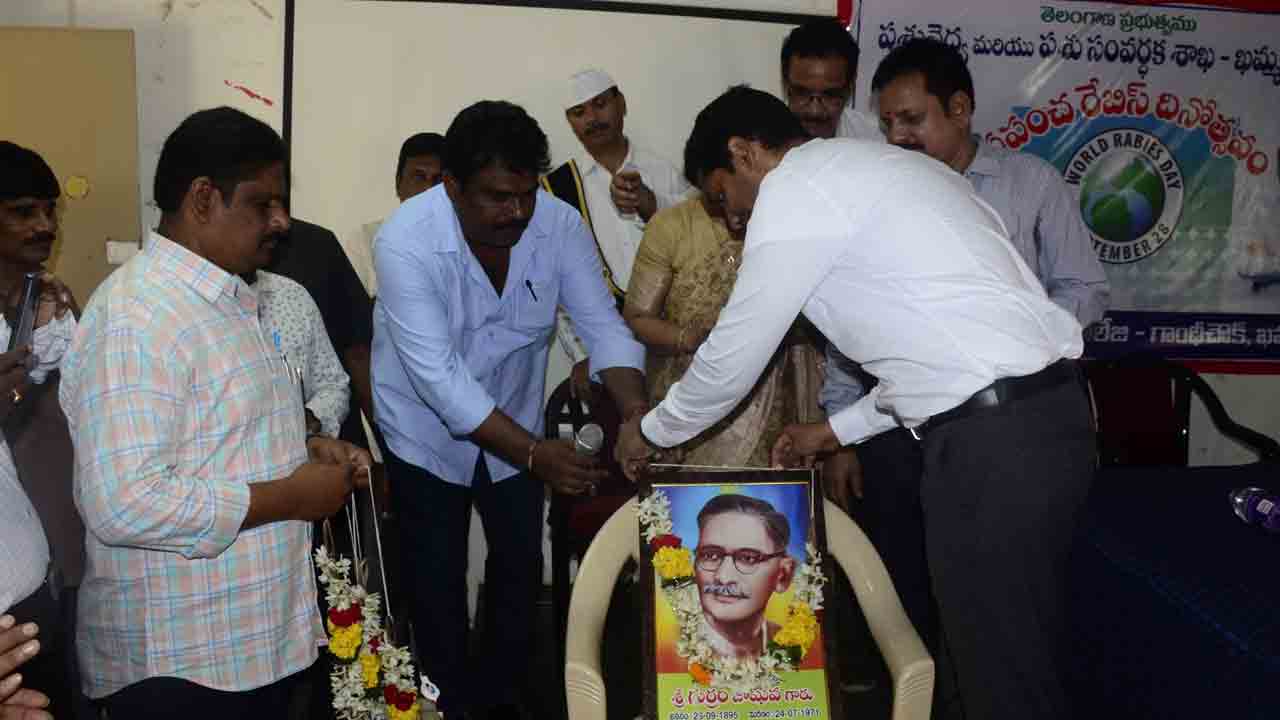 పర్యావరణ పరిరక్షణకు కృషిచేయాలి