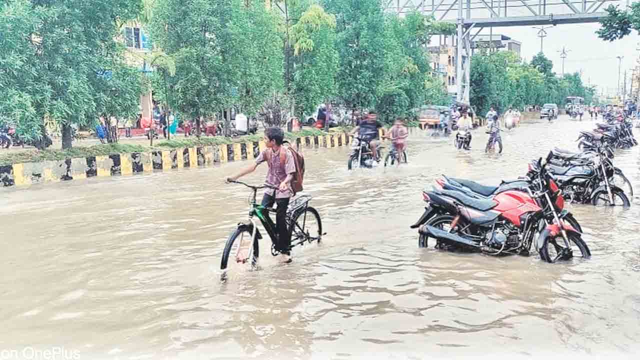 ఉమ్మడి జిల్లాలో భారీ వర్షాలు