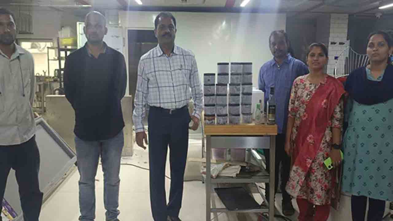 Whiskey Ice Cream | విస్కీతో ఐస్‌క్రీమ్స్‌.. హైదరాబాద్‌లో కొత్తరకం దందా 