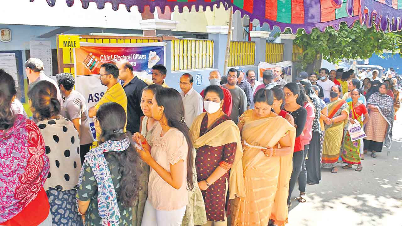 పల్లె పోరుకు.. సన్నద్ధం..