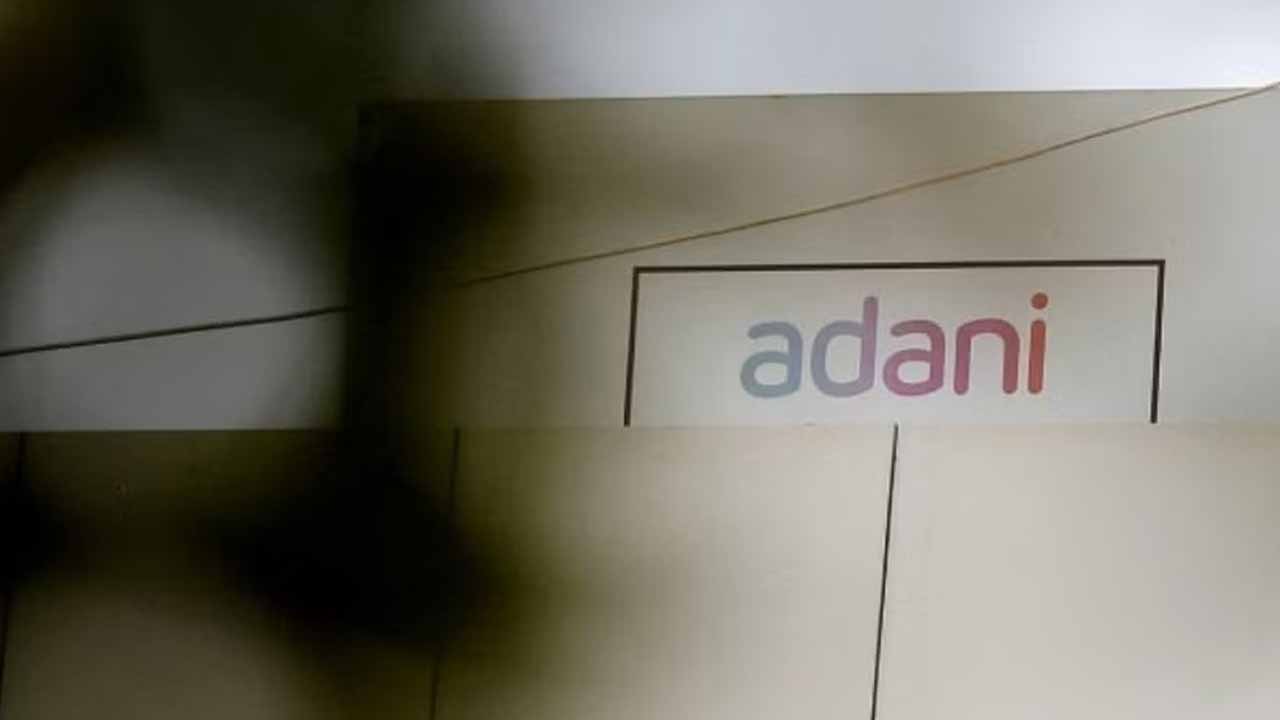 Adani Group: స్విస్ అకౌంట్ల‌లోని 31 కోట్ల డాల‌ర్ల అదానీ ఆస్తులు సీజ్