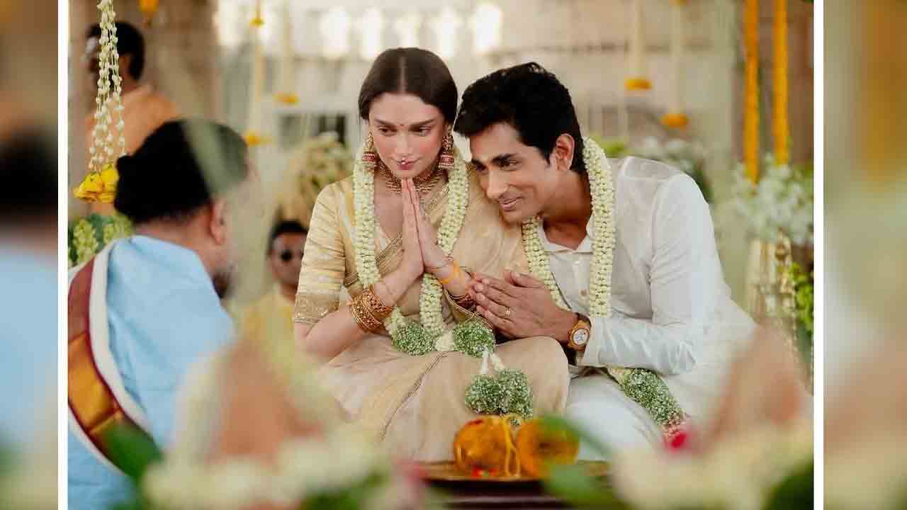 Siddarth -Aditi Rao Hydari | 400 ఏండ్ల‌ పురాతన ఆల‌యంలో పెళ్లి చేసుకున్న సిద్దార్థ్, అదితిరావు హైదరీ.. ఫొటోలు