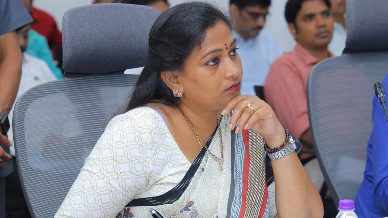 Vangalapudi Anitha | జగన్‌కు సమాజంలో తిరిగే అర్హత లేదు.. దేశద్రోహం కేసు పెట్టాలి.. హోంమంత్రి అనిత సంచలన వ్యాఖ్యలు