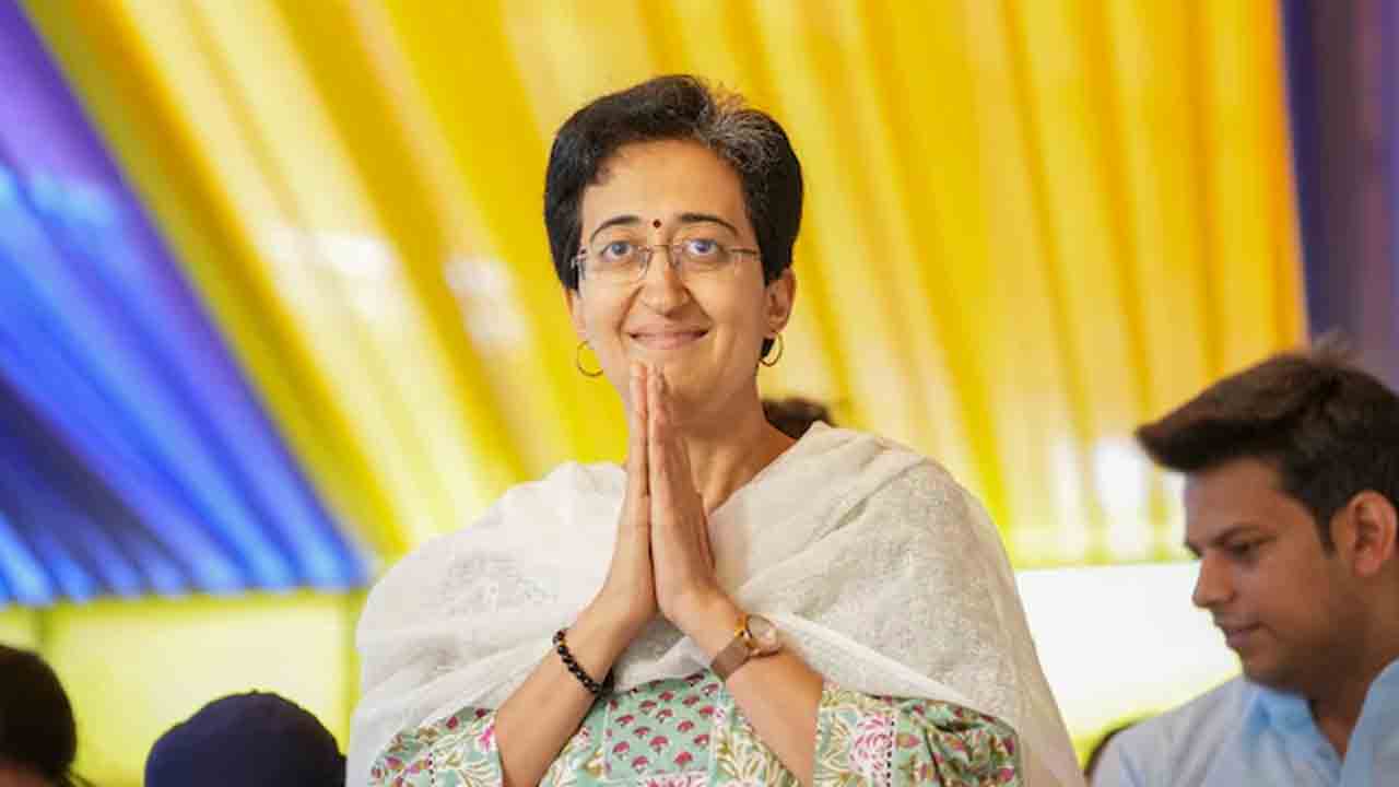 ఢిల్లీ ముఖ్యమంత్రి నివాసం బలవంతంగా ఖాళీ