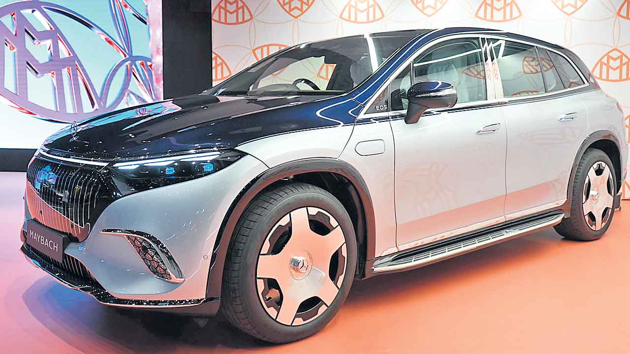 Mercedes Benz | త్వరలో ఇండియన్ మార్కెట్‌లోకి.. బెంజ్ ఈక్యూస్‌ 680 ఎస్‌యూవీ ఎలక్ట్రిక్‌ కార్