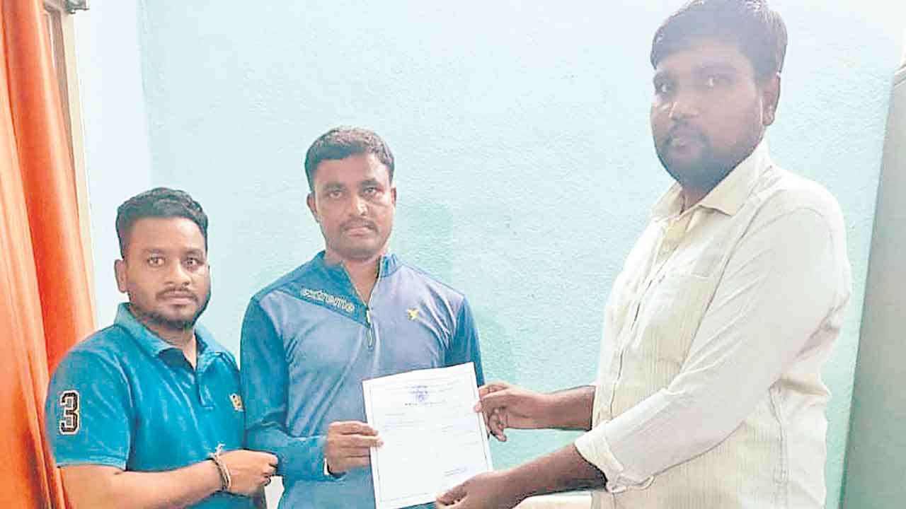 ఎట్టకేలకు చిన్నారికి బర్త్ సర్టిఫికెట్ జారీ