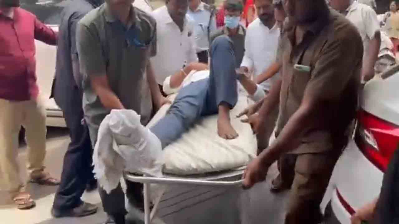 Khammam Floods | ఖ‌మ్మంలో ఉద్రిక్త‌త‌.. బీఆర్ఎస్ నేత‌ల‌పై కాంగ్రెస్ గుండాల దాడులు