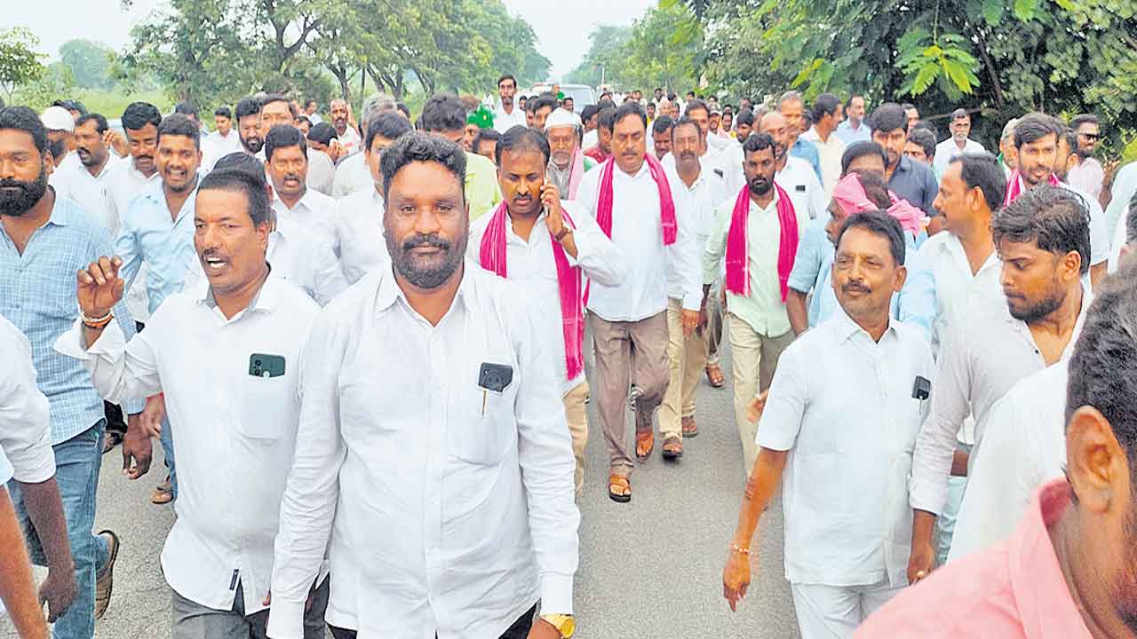 బీఆర్‌ఎస్‌ నాయకుల అక్రమ అరెస్ట్‌