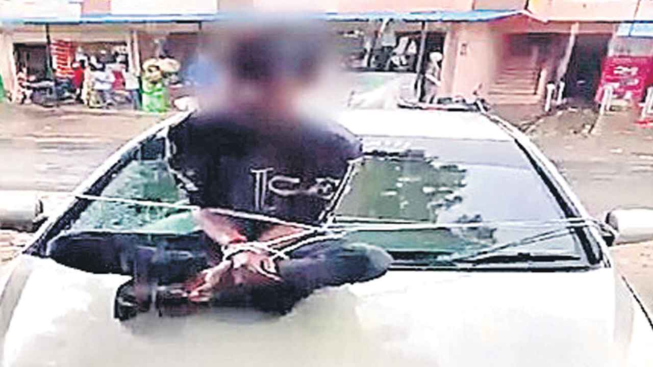 చోరీ జరగకున్నా తాళ్లతో కట్టేసి ఊరేగింపు