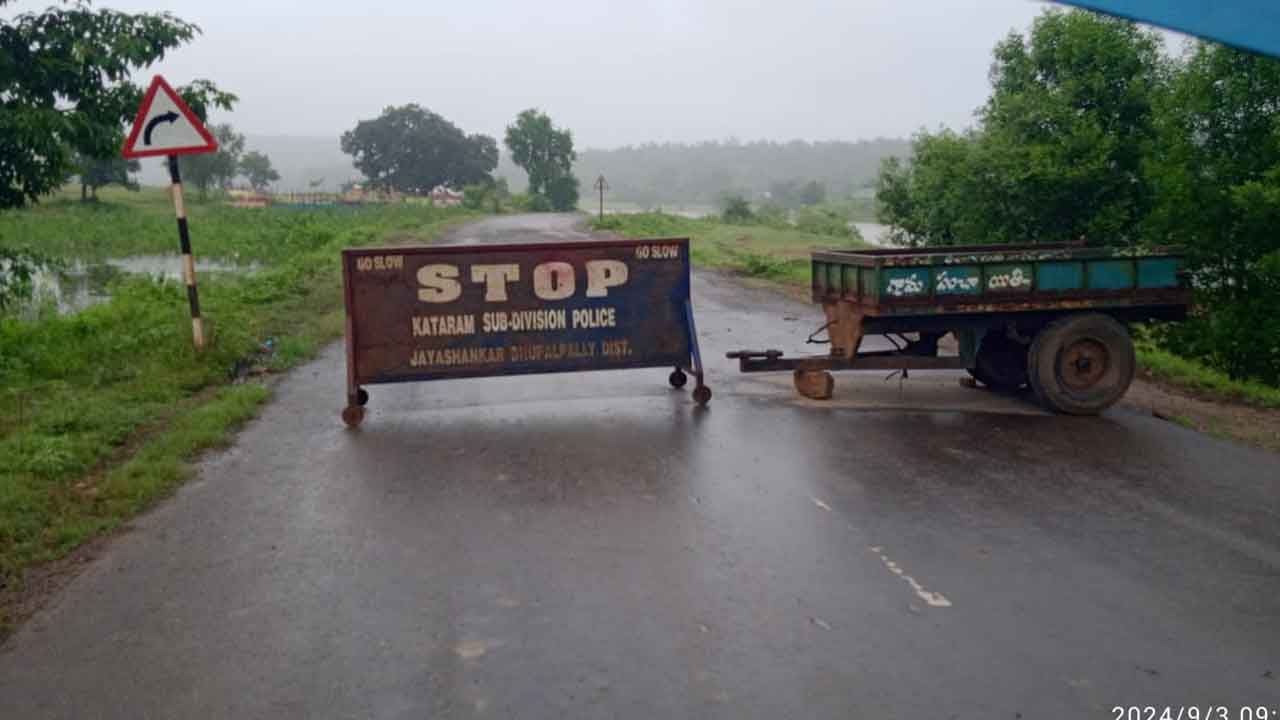 Heavy rains | తెలంగాణ-ఛత్తీస్‌గఢ్‌ రాష్ట్రాలకు నిలిచిన రాకపోకలు