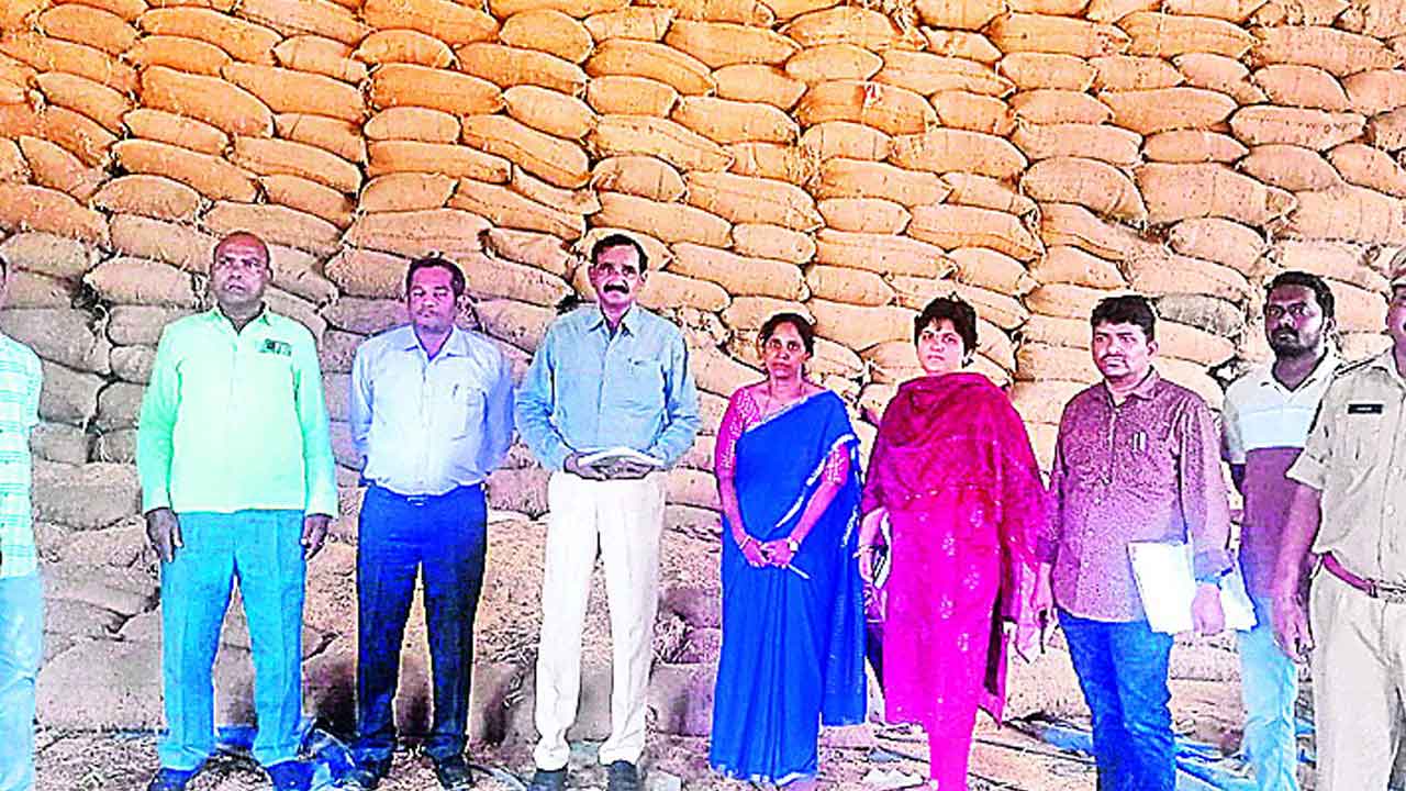 రైస్‌మిల్లర్లపై కొరడా