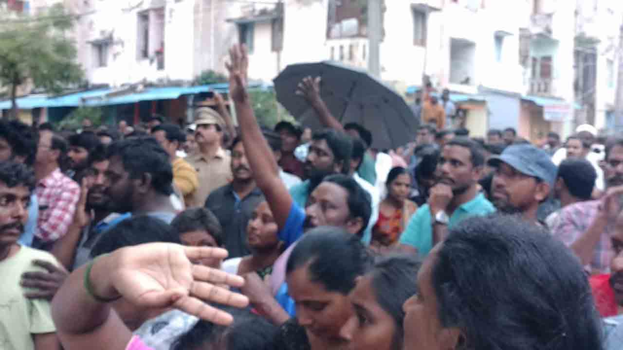 సీఎం పర్యటనకు అడుగడుగునా అడ్డంకులు