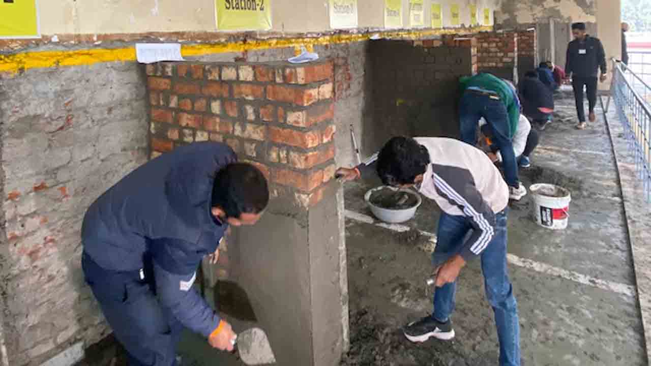 Israel | మరోసారి ఇజ్రాయెల్‌కు మన కార్మికులు.. రూ.2లక్షల వేతనంతో 15 వేల ఉద్యోగాలకు ఆహ్వానం