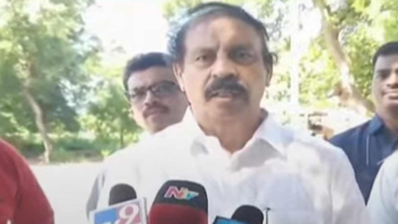 డిప్యూటీ సీఎం అయ్యింది దీక్షలు చేయడానికా?.. పవన్‌ కల్యాణ్‌పై సీపీఐ రామకృష్ణ ఫైర్‌