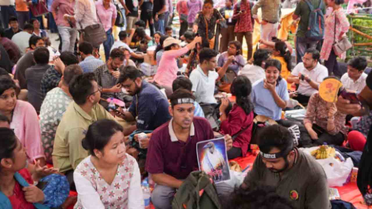 Kolkata Doctors | ట్రైనీ డాక్టర్‌ హత్యాచారం కేసులో జోక్యం చేసుకోండి..  రాష్ట్రపతి ముర్ము, ప్రధాని   మోదీకి డాక్టర్ల సంఘం లేఖ