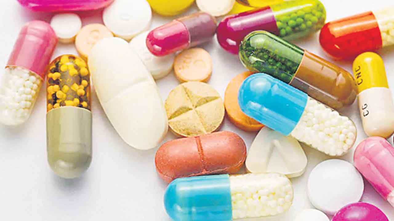 156 ఎఫ్‌డీసీ డ్రగ్స్‌ నిషేధంపై స్టే