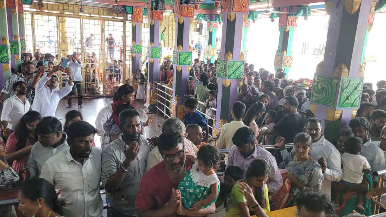 Edupayala | ఏడుపాయల వన దుర్గభవాని మాత సన్నిధిలో భక్తుల సందడి