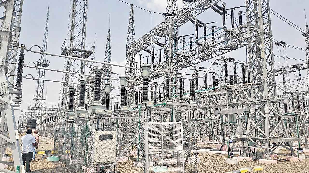 Current Charges | త్వరలో కరెంట్‌ షాక్‌! నూతన సంవత్సర కానుకగా విద్యుత్తు చార్జీల పెంపుదల తప్పదా?