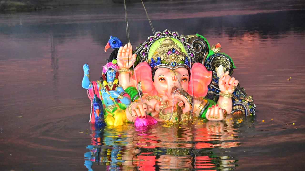 గంగమ్మ ఒడికి గణపయ్య