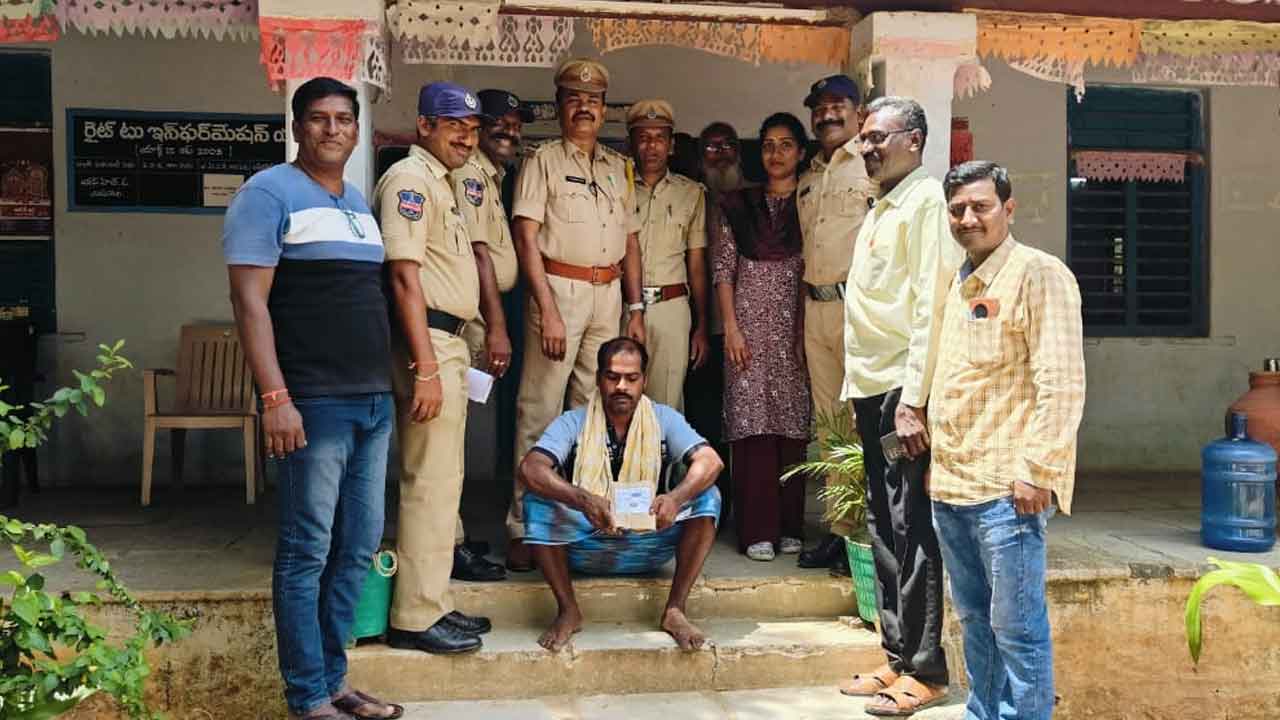 Ganja | భువనగిరిలో గంజాయి విక్రయిస్తున్న వ్యక్తి అరెస్ట్