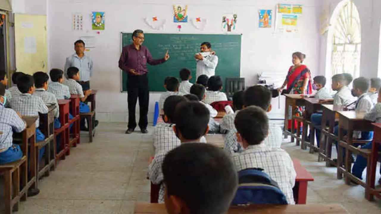 ఆమరణ దీక్షలకు దిగుతాం