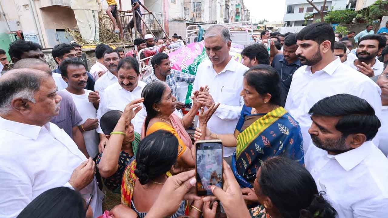 BRS | వరద బాధితుల కోసం నెల జీతం విరాళంగా ప్రకటించిన బీఆర్‌ఎస్‌ ఎంపీలు, ఎమ్మెల్యేలు