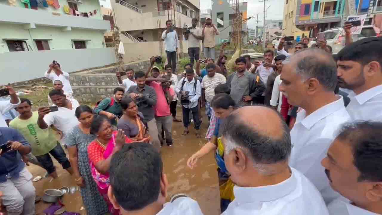 Harish Rao | ఖ‌మ్మం వ‌ర‌ద ప్ర‌భావిత ప్రాంతాల్లో ప‌ర్య‌టించిన మాజీ మంత్రి హ‌రీశ్‌రావు.. వీడియో
