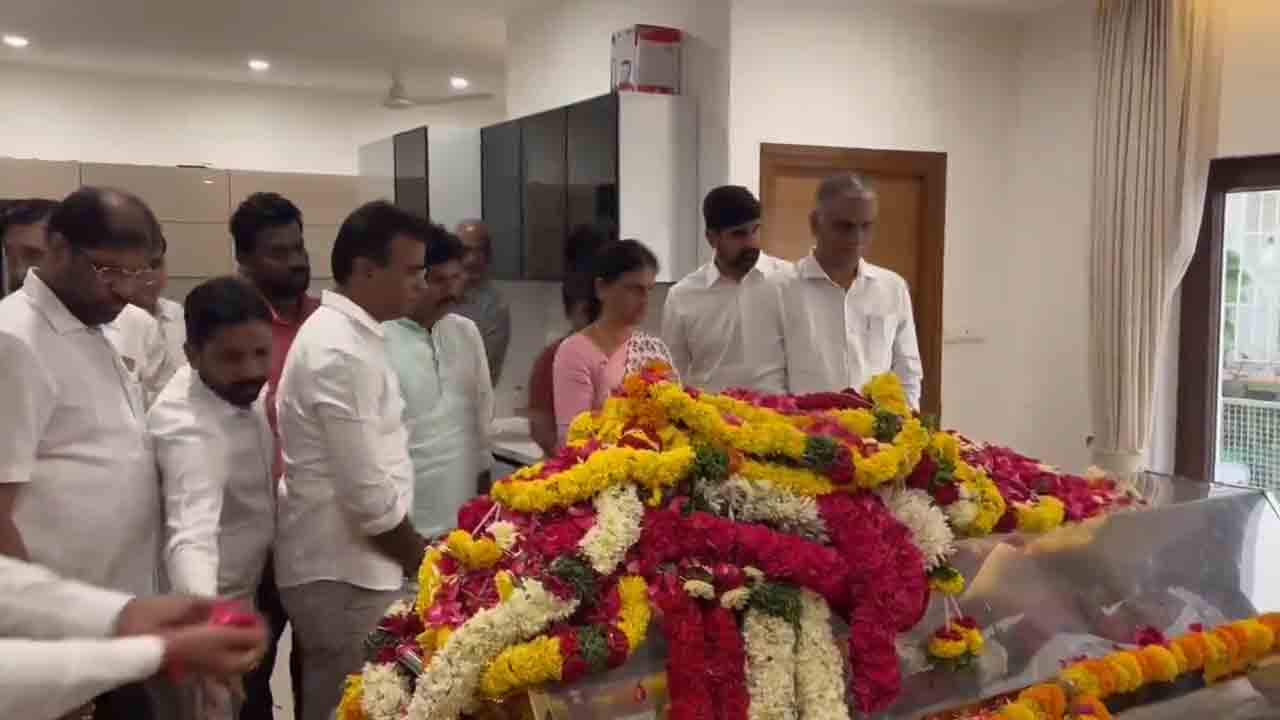 Harish Rao | పురుషోత్తం రెడ్డి పార్థివ దేహానికి నివాళులర్పించిన హ‌రీశ్‌రావు