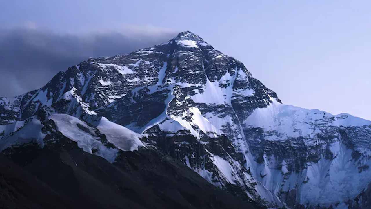 Ancient Viruses: హిమాల‌యాల‌ మంచు పొర‌ల్లో.. 1700 ర‌కాల ప్రాచీన వైర‌స్‌లు గుర్తింపు