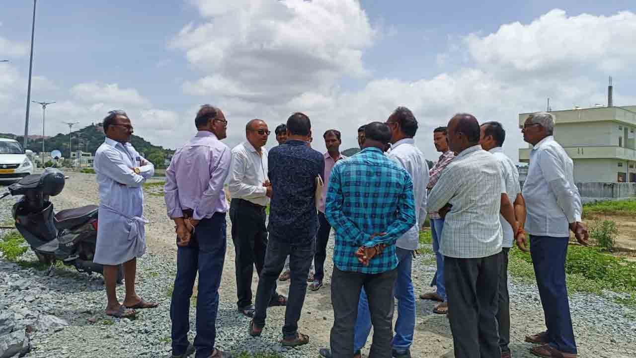 కూల్చివేతల కలవరం