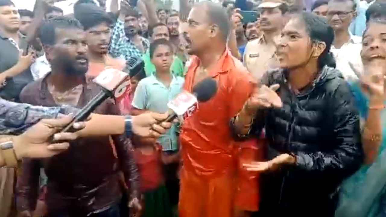 HYDRAA | హైడ్రా కూల్చివేతలతో ఉద్రిక్తత.. పెట్రోల్ పోసుకొని బాధితుల ఆత్మహత్యాయత్నం : వీడియో