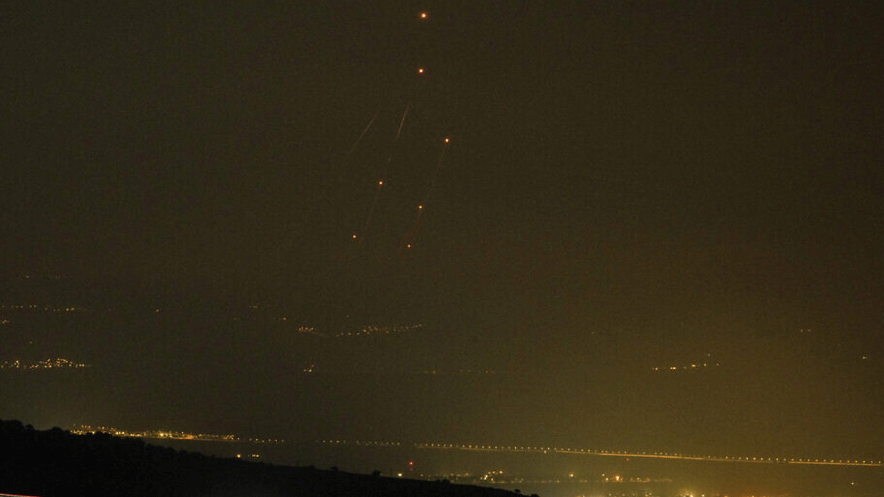 Iron Dome: 200 రాకెట్ల‌తో హిజ్‌బొల్లా ఫైరింగ్‌.. పేల్చేసిన‌ ఇజ్రాయిల్ ఐర‌న్ డోమ్‌.. వీడియో