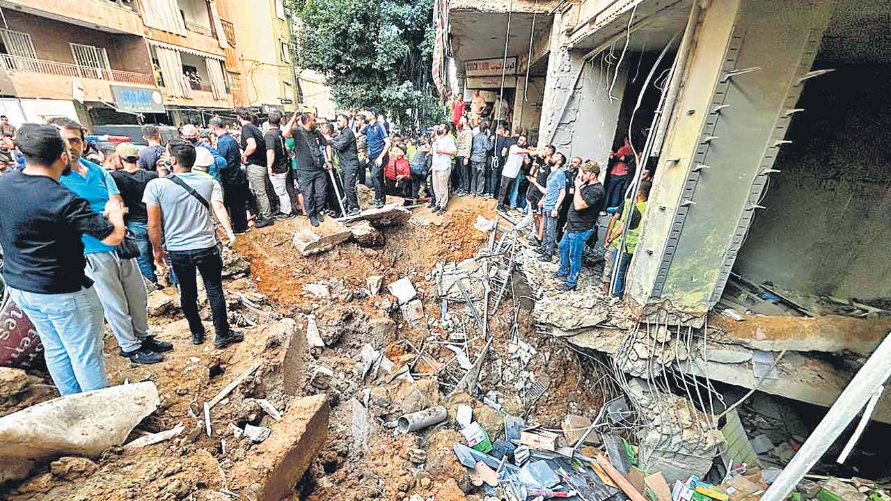 Israel’s attacks | యుద్ధం అంచున ఇజ్రాయెల్‌-లెబనాన్‌.. పేజర్లు, వాకీటాకీల పేలుళ్లతో ఉద్రిక్తతలు