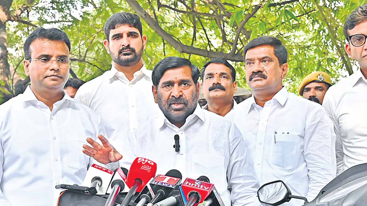 గూండాగిరీకి పోలీసుల అండ