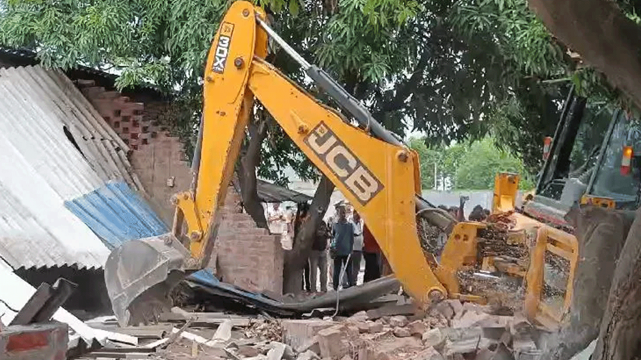 Bulldozer Justice: ఆకాశం ఊడిప‌డ‌దు.. అక్టోబ‌ర్ ఒక‌టి వ‌ర‌కు ఆగండి.. బుల్డోజ‌ర్ చ‌ర్య‌ల‌పై సుప్రీం ఆదేశం