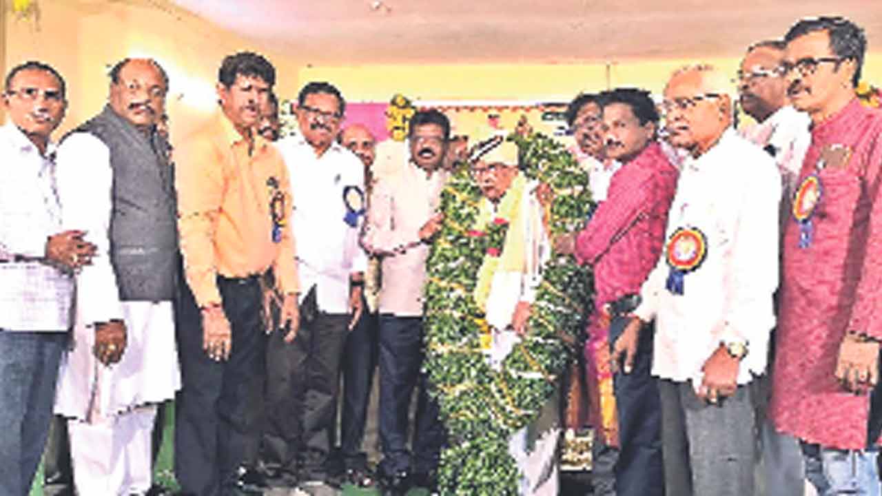 సాహితీ కృషీవలుడు కూరెళ్ల