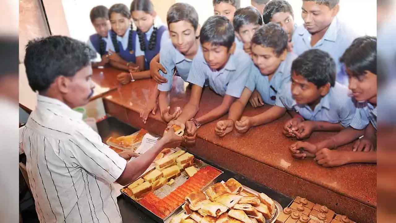 Junk Food | స్కూళ్ల సమీపంలో జంక్‌ఫుడ్‌పై నిషేధం.. ఆల్కహాల్‌, డ్రగ్స్‌, పొగాకు అమ్మకాలపైనా..