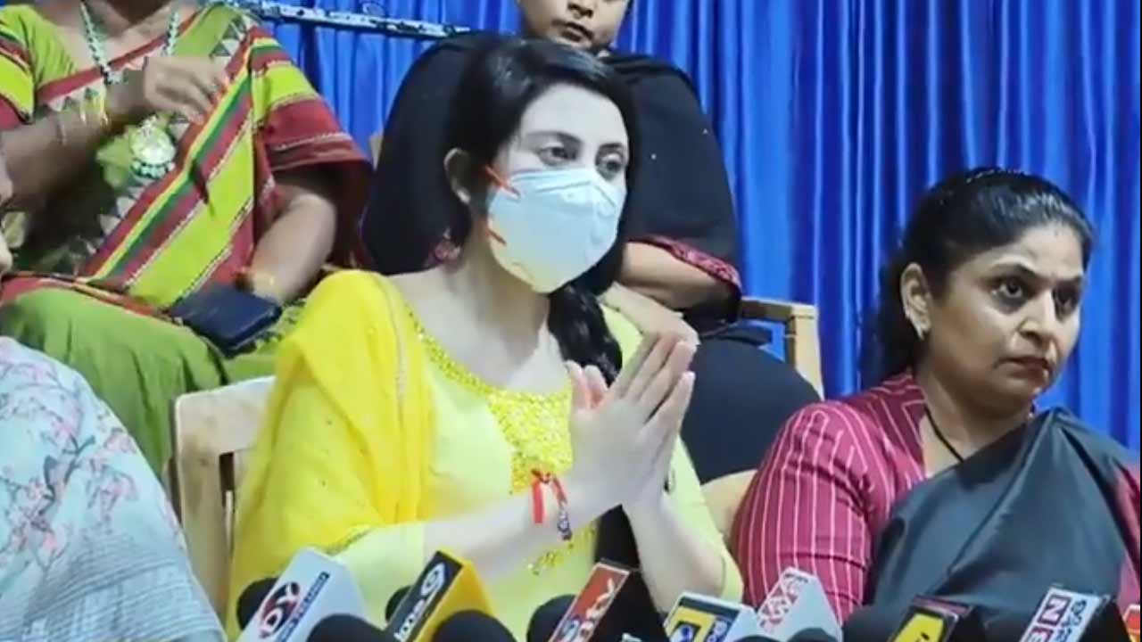 Kadambari Jathwani | సోషల్‌మీడియాలో నీచంగా ట్రోల్స్‌ చేస్తున్నారు.. ఎమోషనల్ అయిన కాదంబరీ జత్వానీ