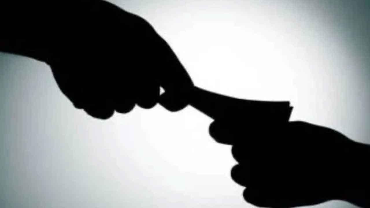 Karnataka | కాంట్రాక్టర్లకు 25 వేల కోట్ల బకాయిలు.. కర్ణాటకలో అభివృద్ధి పనులకు బ్రేకులు