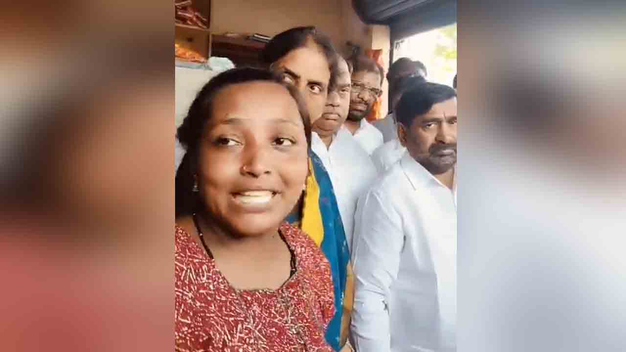 CM Revanth Reddy | సీఎం రేవంత్ రెడ్డి వ‌చ్చారు కానీ.. కారు కూడా దిగ‌లేదు.. ఖ‌మ్మం ప్ర‌జ‌ల ఆగ్ర‌హం.. వీడియో