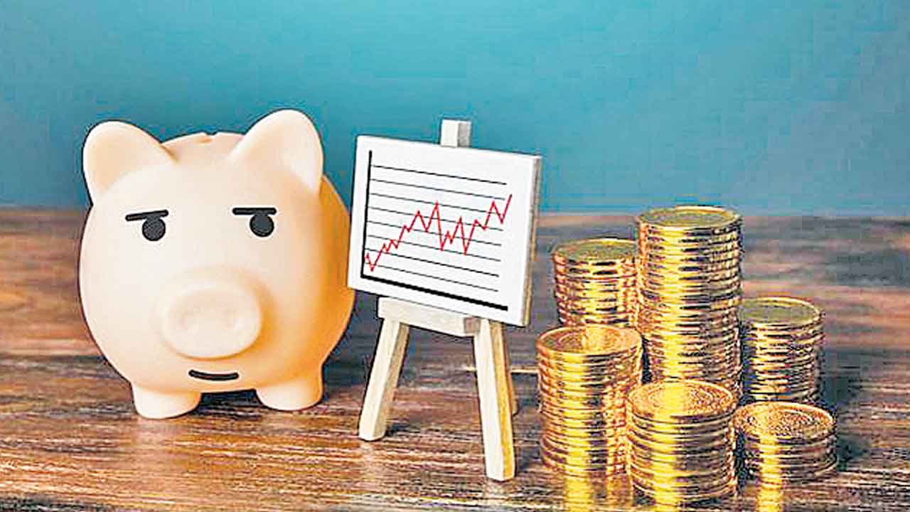 Bank Deposits | బ్యాంకుల్లో డిపాజిట్‌ చేసేవారు తరిగిపోతున్నారు..