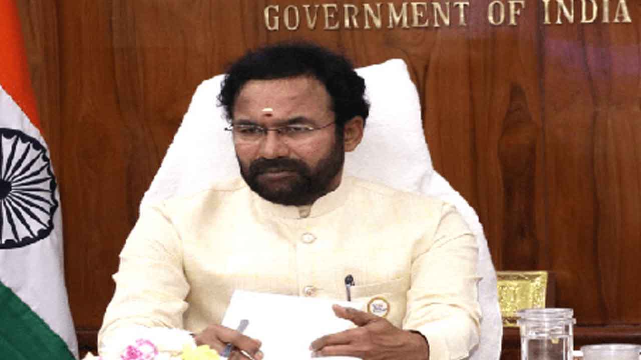 వృద్ధులకు 5 లక్షల బీమా హర్షణీయం