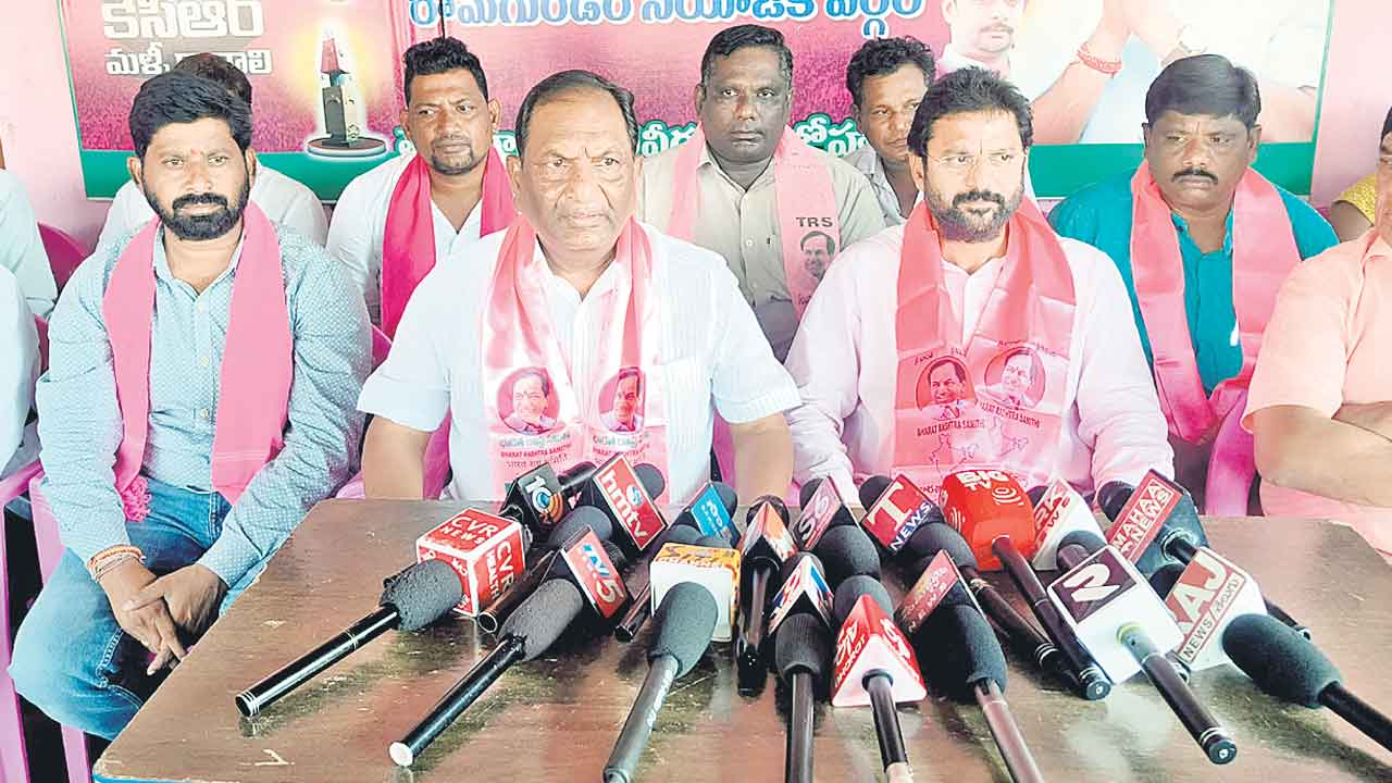 ఢిల్లీ పెద్దల మెప్పు కోసమే..