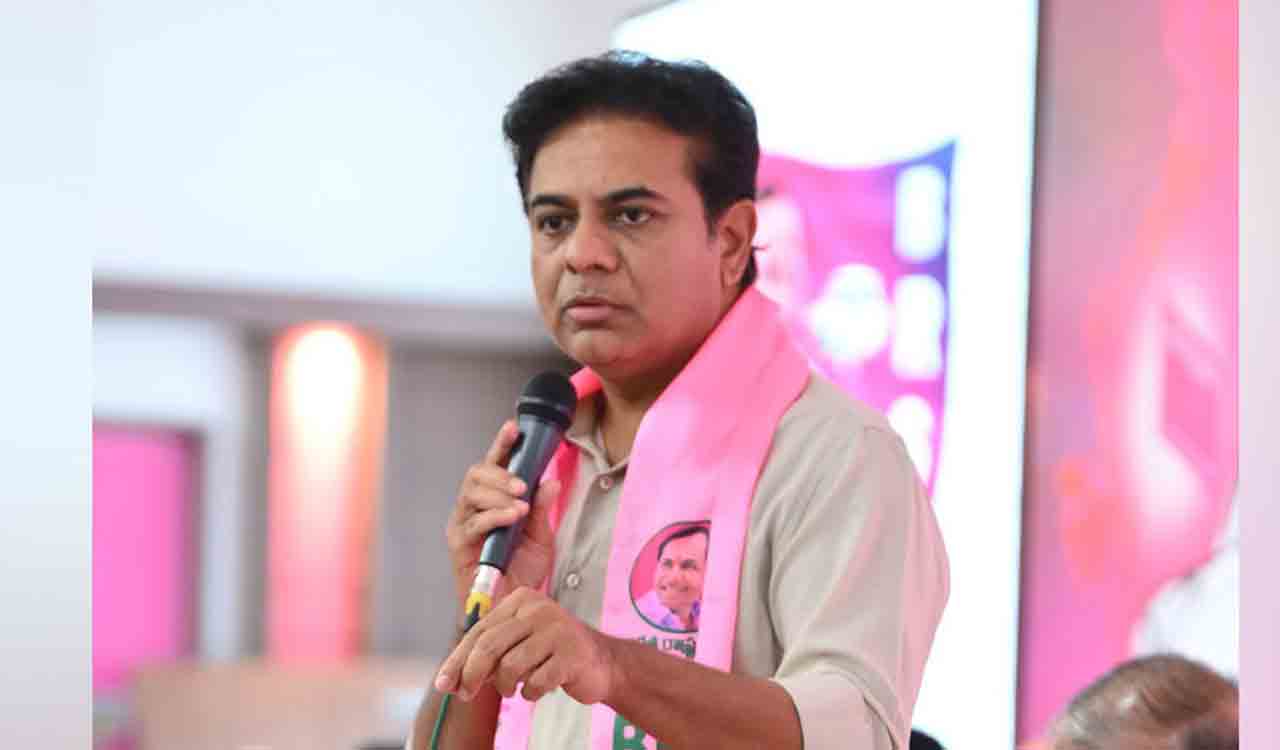 KTR | 300 రోజులైనా నెరవేరని గ్యారంటీలు.. రాహుల్, ప్రియాంక క్షమాపణ చెప్తారా?: కేటీఆర్